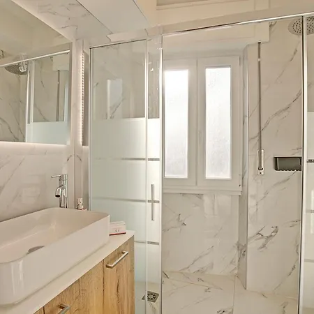 Luce Terra ستريزا